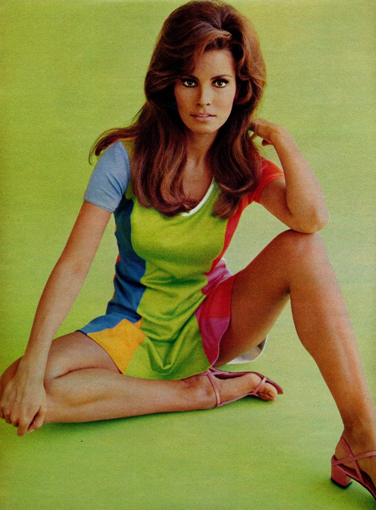 Raquel-Welch-novembre-68-ciné-revue.jpg