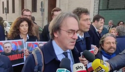 Cari cacasotto, dichiarate guerra alla Russia